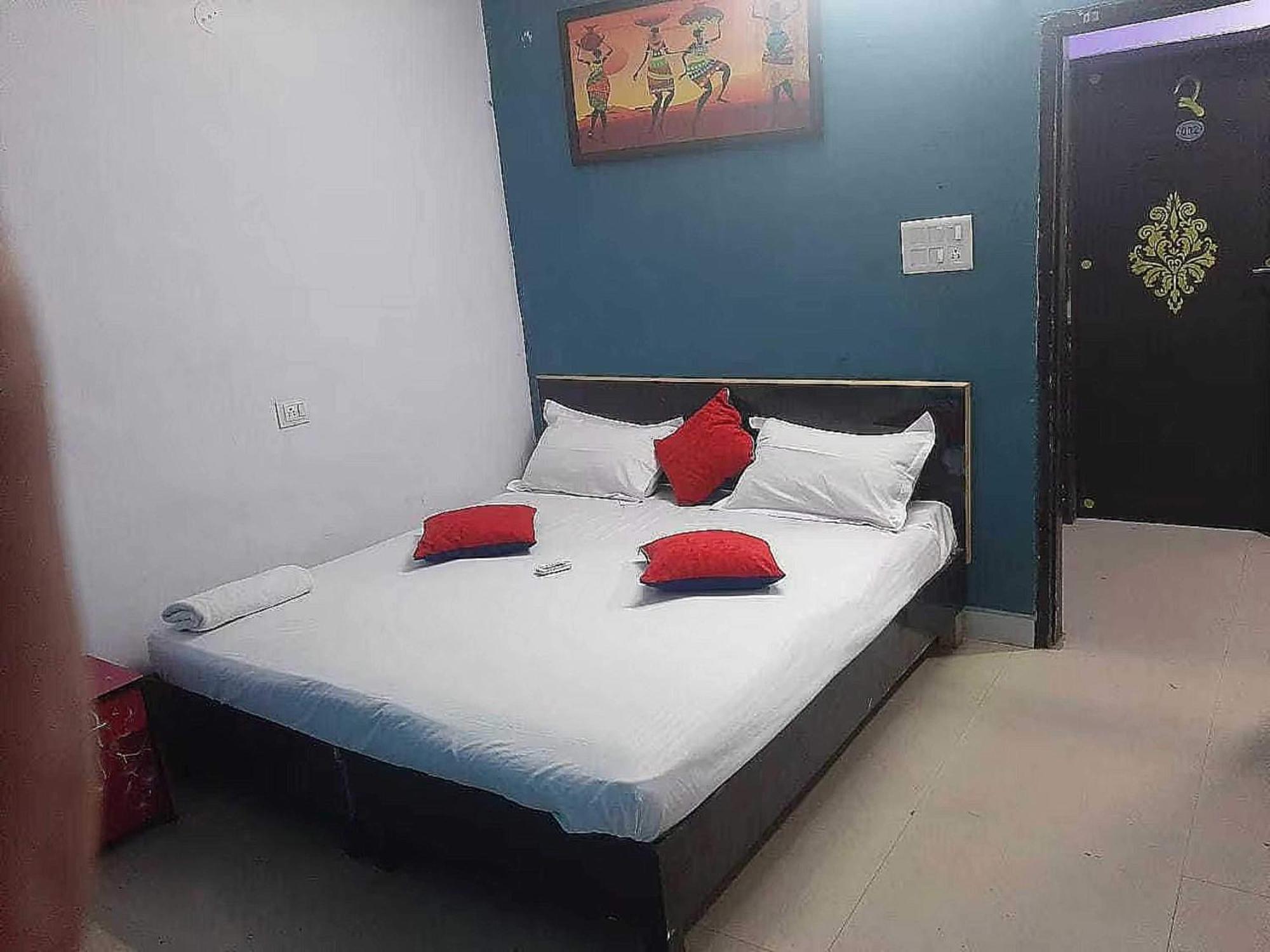 Hotel O Rl Residency Ghaziabad Exteriör bild