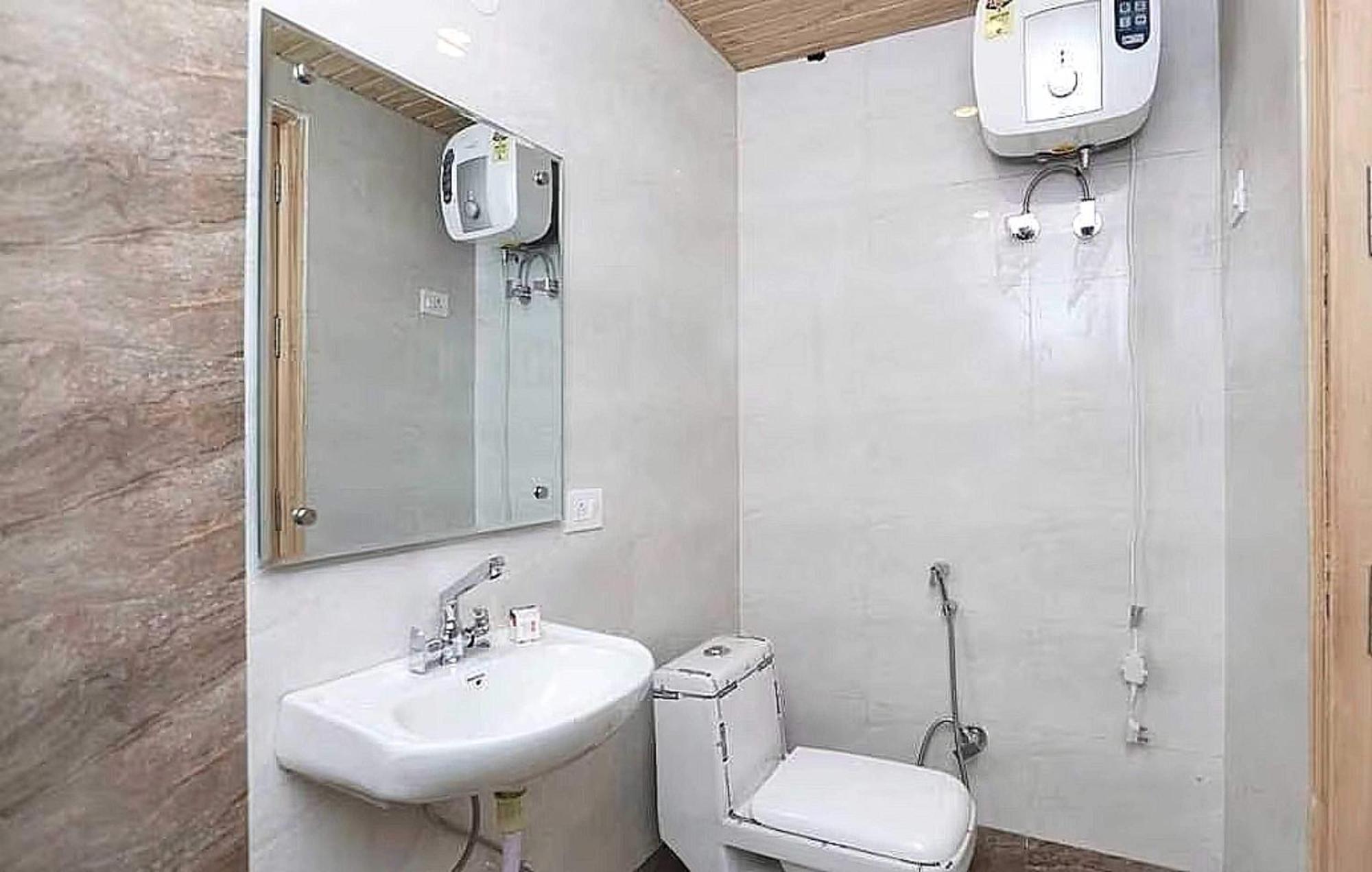 Hotel O Rl Residency Ghaziabad Exteriör bild